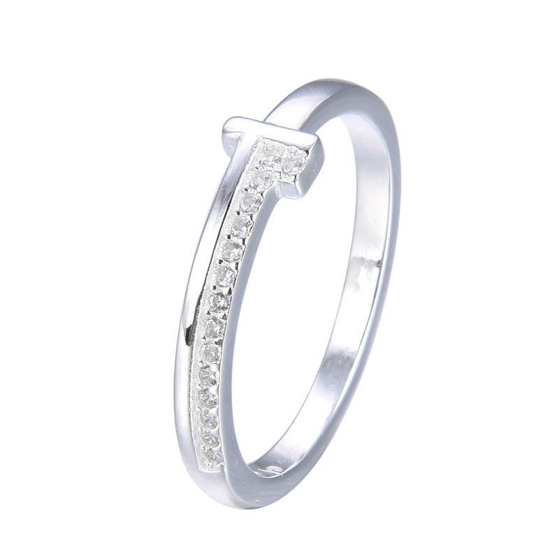 Anillo T lisa y zirconia plateado